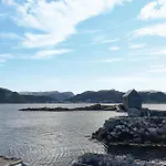 4 Bedroom Lovely In Leinoya * Fosnavåg