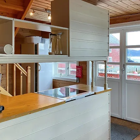 4 Bedroom Lovely In Leinoya Feriehus Fosnavåg