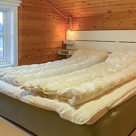 4 Bedroom Lovely In Leinoya Nyaraló