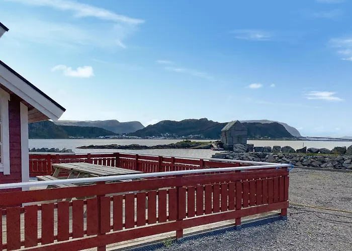 4 Bedroom Lovely In Leinoya * Fosnavåg