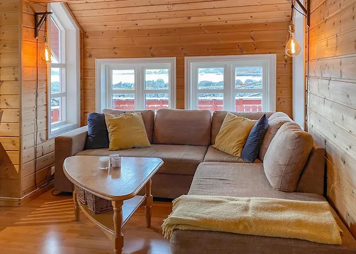 4 Bedroom Lovely In Leinoya Ferienhaus