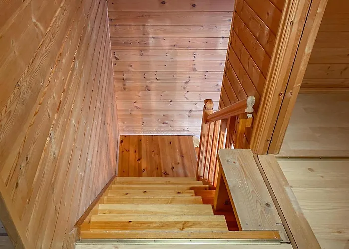 4 Bedroom Lovely In Leinoya Feriehus Fosnavåg