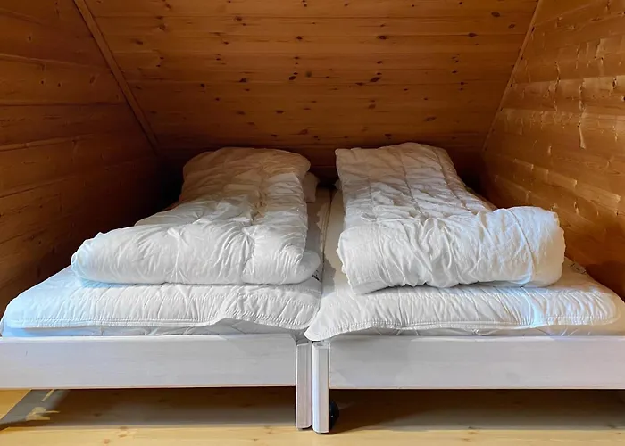 4 Bedroom Lovely In Leinoya Feriehus Fosnavåg