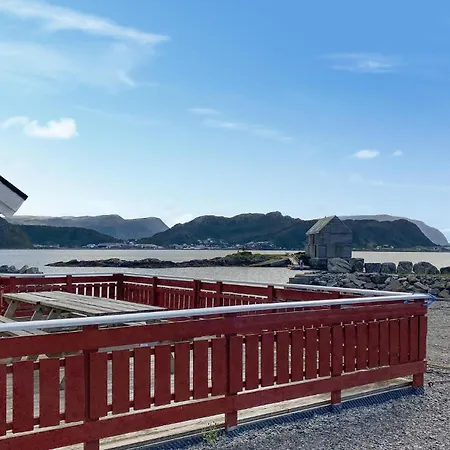 4 Bedroom Lovely In Leinoya * Fosnavåg