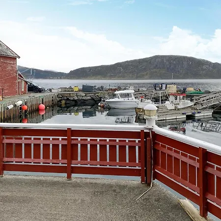 Vakantiehuis 4 Bedroom Lovely In Leinoya Fosnavåg