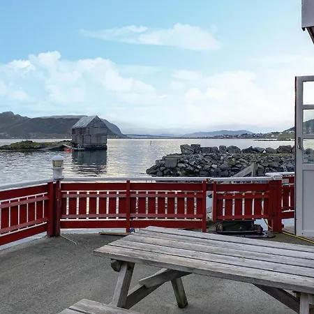 4 Bedroom Lovely In Leinoya Vakantiehuis