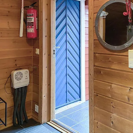 4 Bedroom Lovely In Leinoya Vakantiehuis Fosnavåg