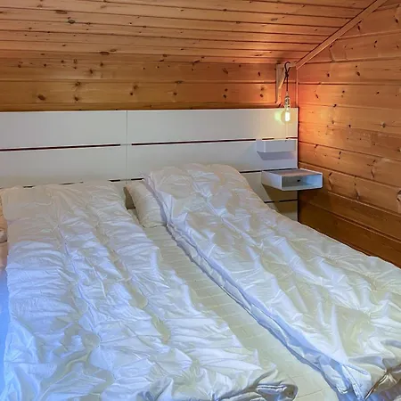 4 Bedroom Lovely In Leinoya