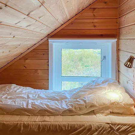 Vakantiehuis 4 Bedroom Lovely In Leinoya Fosnavåg